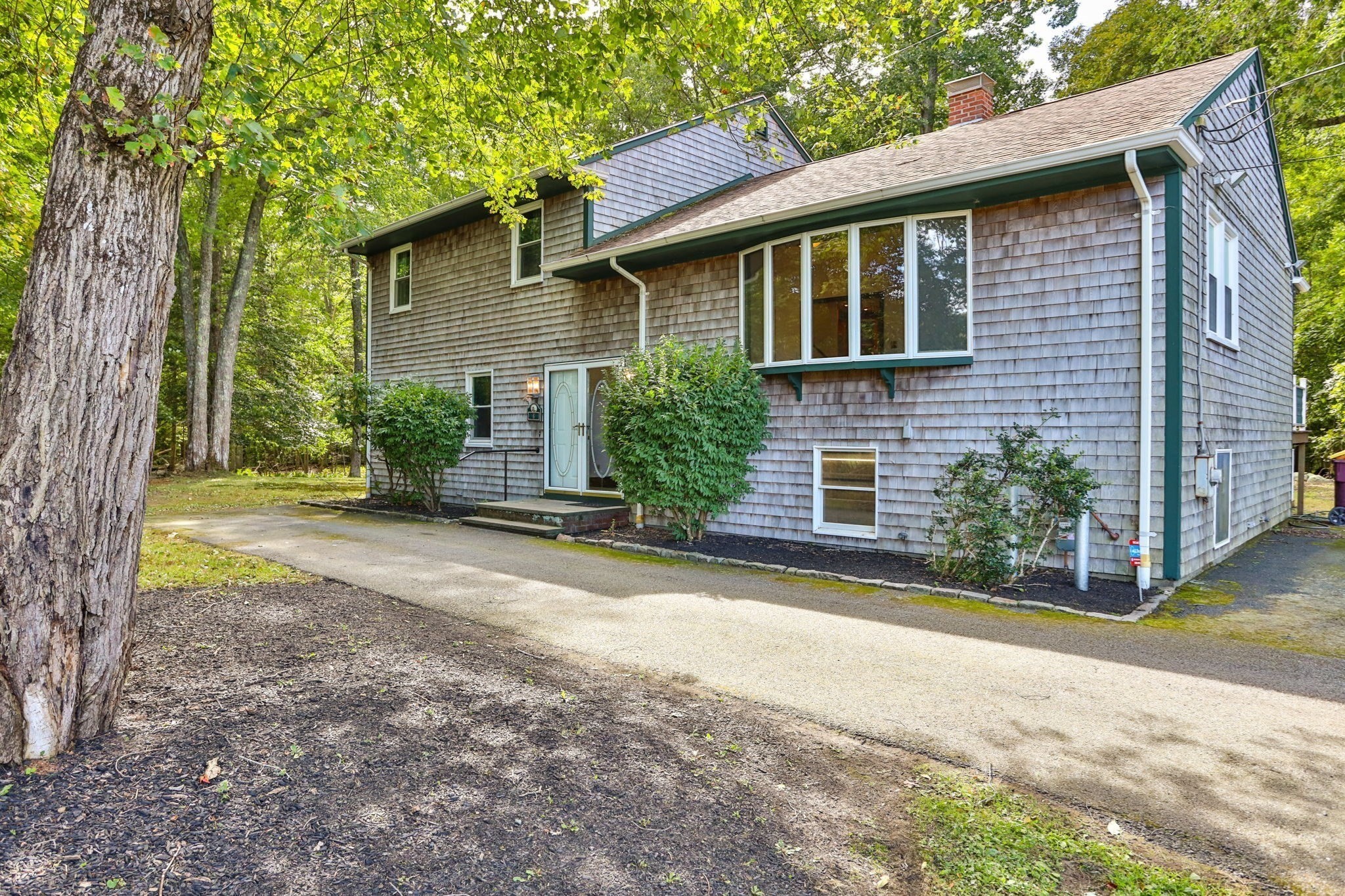 6 Mapleton Street Acushnet, MA 02743 - Photo 1 of 42 Gallery Image 1