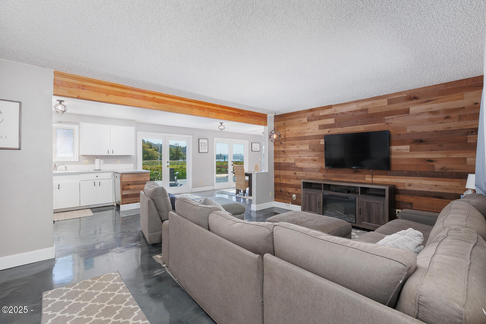 4724 Northeast Loop Drive Otis, OR 97368 - Photo 8 of 37 -03
