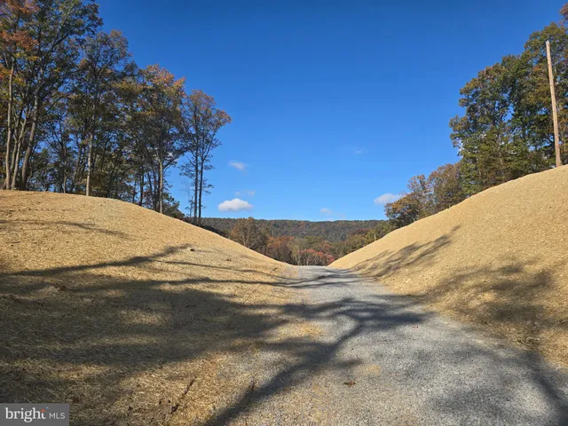 $749,999 | 7 Myla Lane, Hedgesville, WV 25427