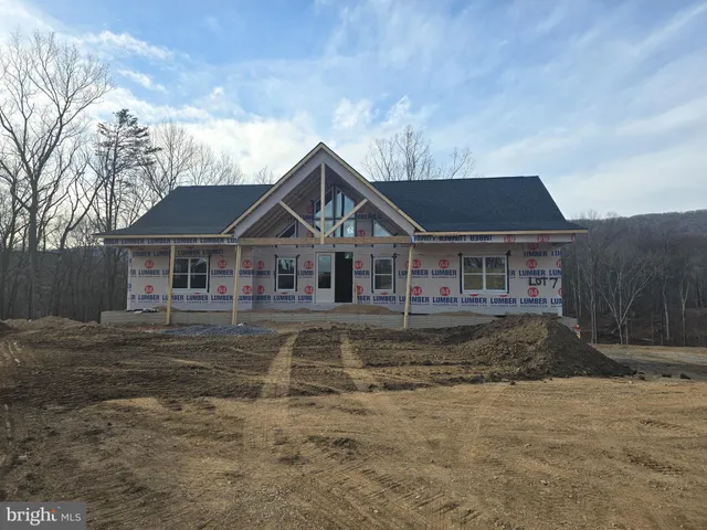 $749,999 | 7 Myla Lane, Hedgesville, WV 25427