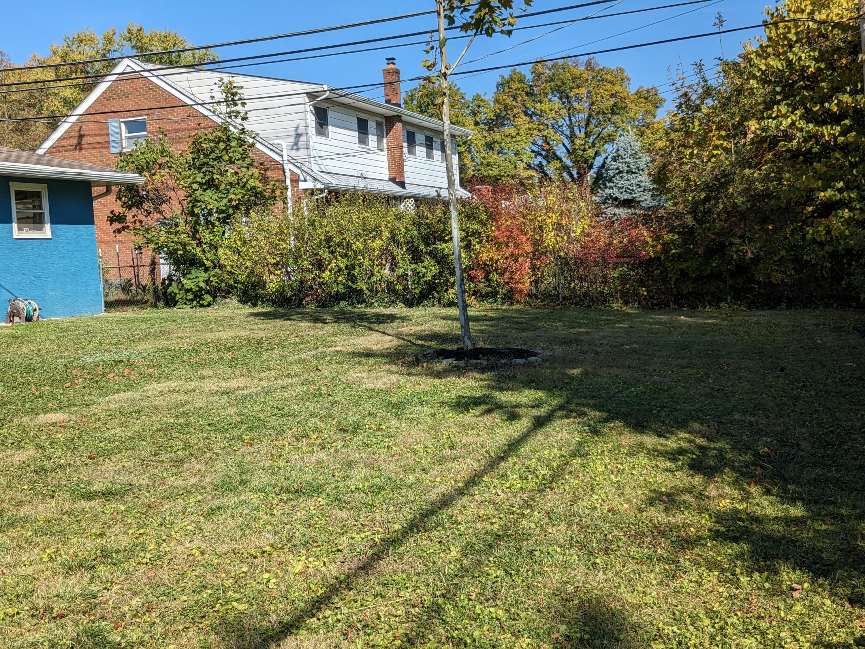 5316 Poplarwood Road Columbus, OH 43229 - Photo 32 of 34 PXL_20231018_152731403.PORTRAIT.ORIGINAL