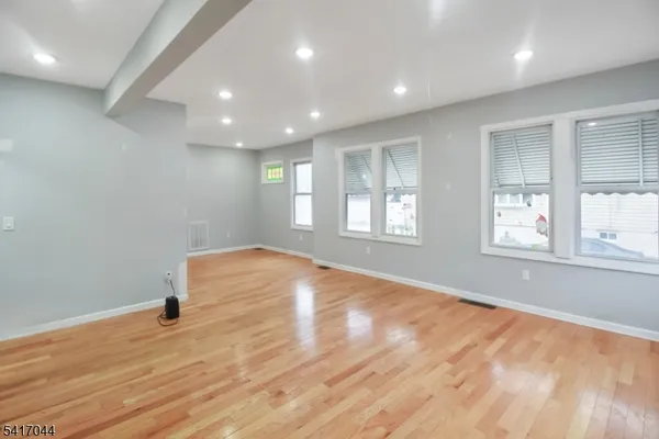 $3,200 | 71 Knapp Avenue, Clifton, NJ 07011