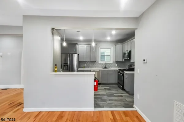 $3,200 | 71 Knapp Avenue, Clifton, NJ 07011