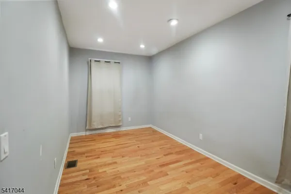 $3,200 | 71 Knapp Avenue, Clifton, NJ 07011