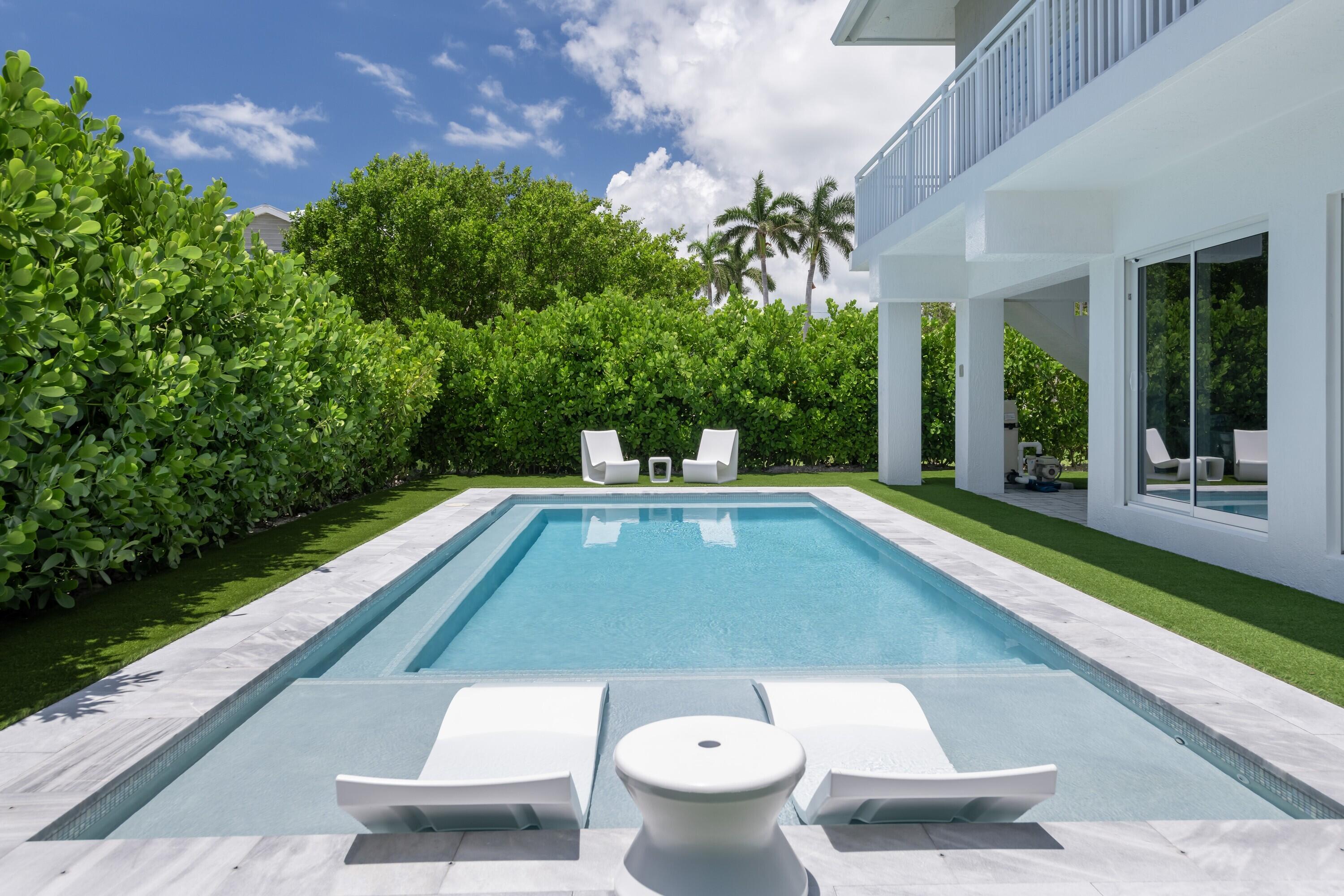 227 Corsair Road Marathon, FL 33050 - Photo 14 of 66 Duck_Key_227_Corsair_Road_Exterior_Pool_