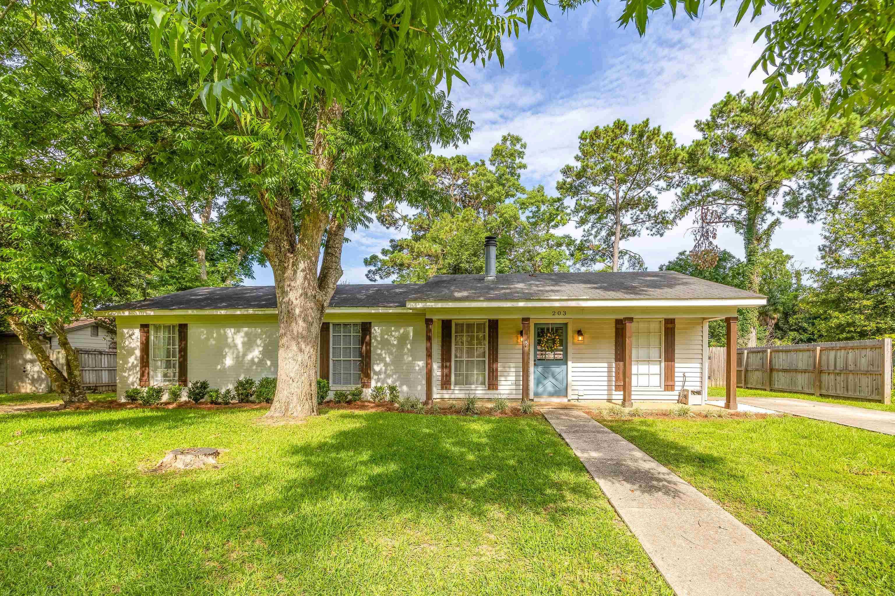 203 Patrician Street Fairhope, AL 36532 - Photo 2 of 42