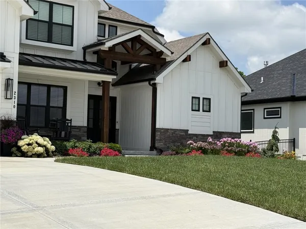 $809,900 | 2310 Fishing Lane, Kearney, MO 64060