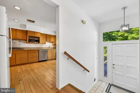 $799,900 | 5904 Valerian Lane, Rockville, MD 20852