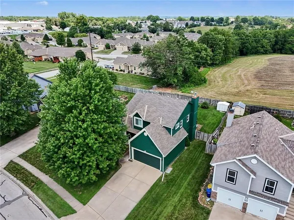 $385,000 | 304 Shannon Avenue, Smithville, MO 64089