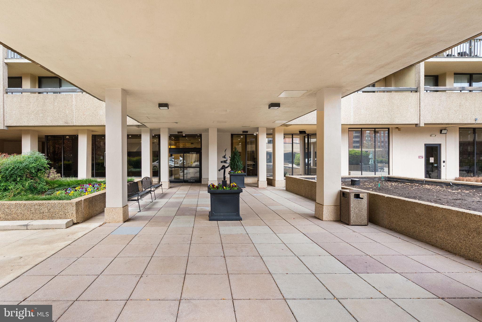 400 Madison Street, Unit 409 Alexandria, VA 22314 - Photo 45 of 98 Plaza