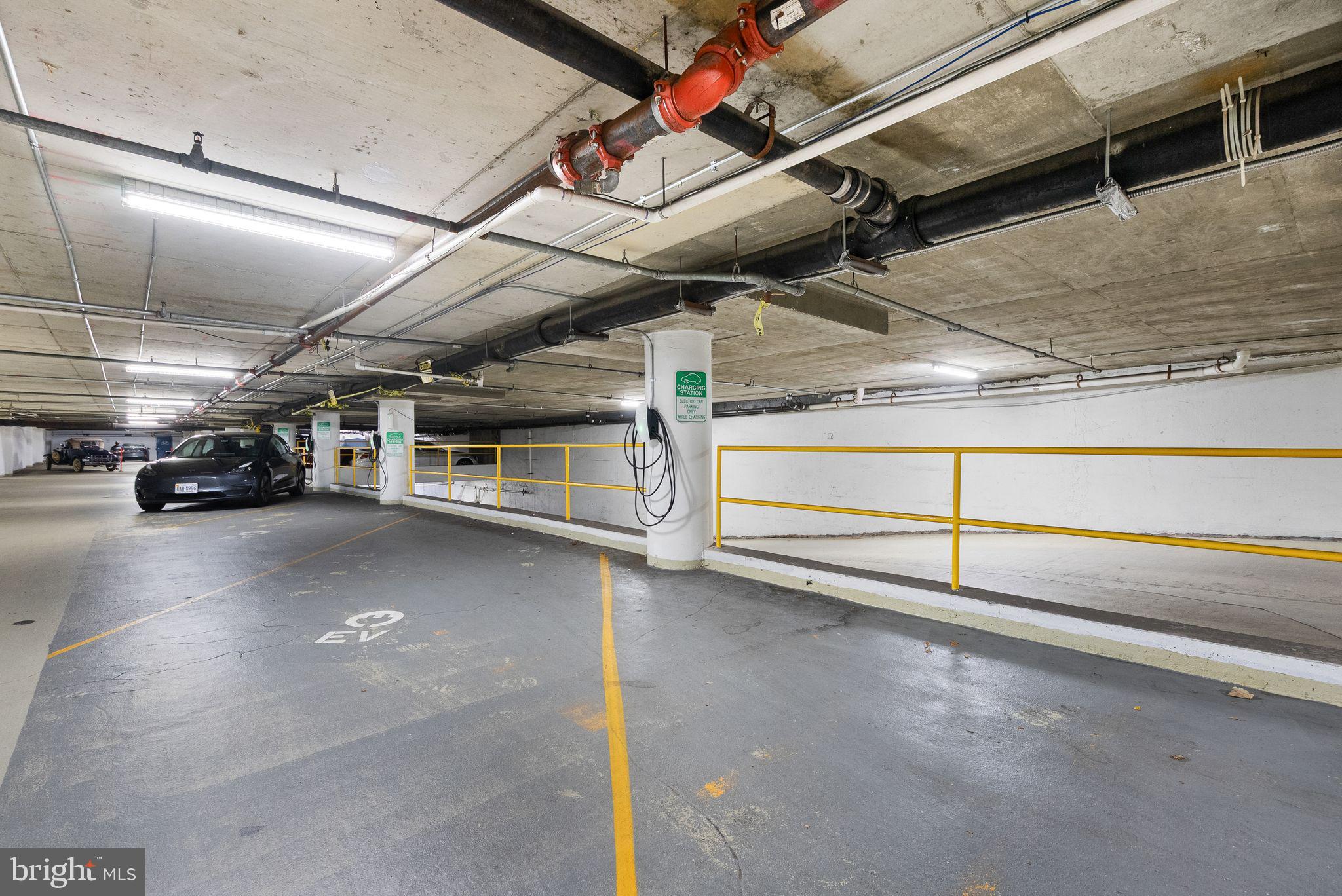 400 Madison Street, Unit 409 Alexandria, VA 22314 - Photo 75 of 98 EV charging stations