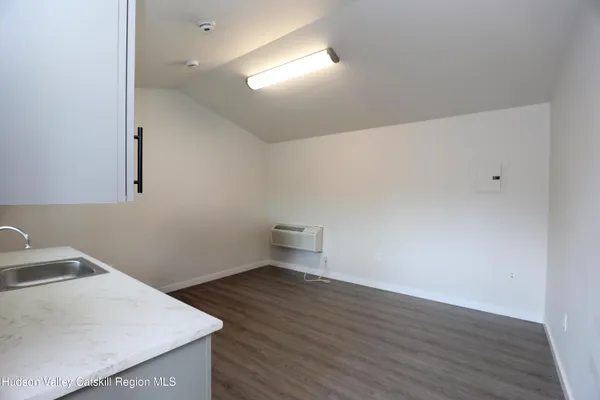 $1,300 | 669 Broadway, Unit 6, Ulster Park, NY 12487