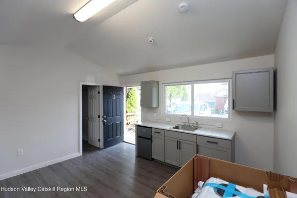 $1,300 | 669 Broadway, Unit 6, Ulster Park, NY 12487