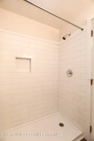 $1,300 | 669 Broadway, Unit 6, Ulster Park, NY 12487