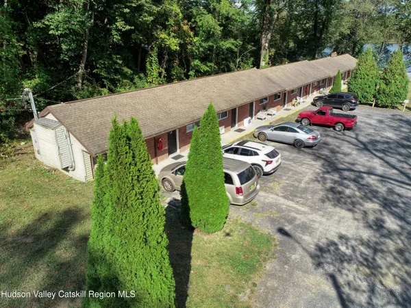 $1,300 | 669 Broadway, Unit 6, Ulster Park, NY 12487