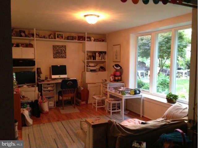 8511 Conover Place Alexandria, VA 22308 - Photo 4 of 5 Family Room