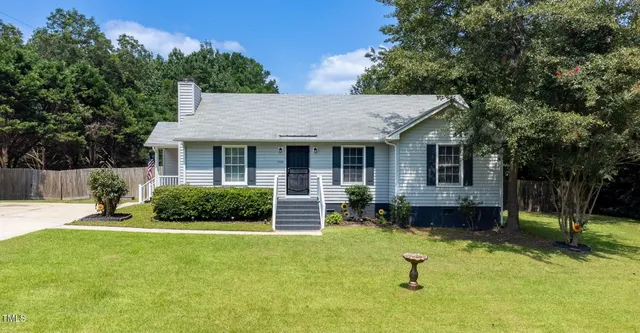 $286,500 | 1924 Edgeleaf Drive, Willow Spring, NC 27592
