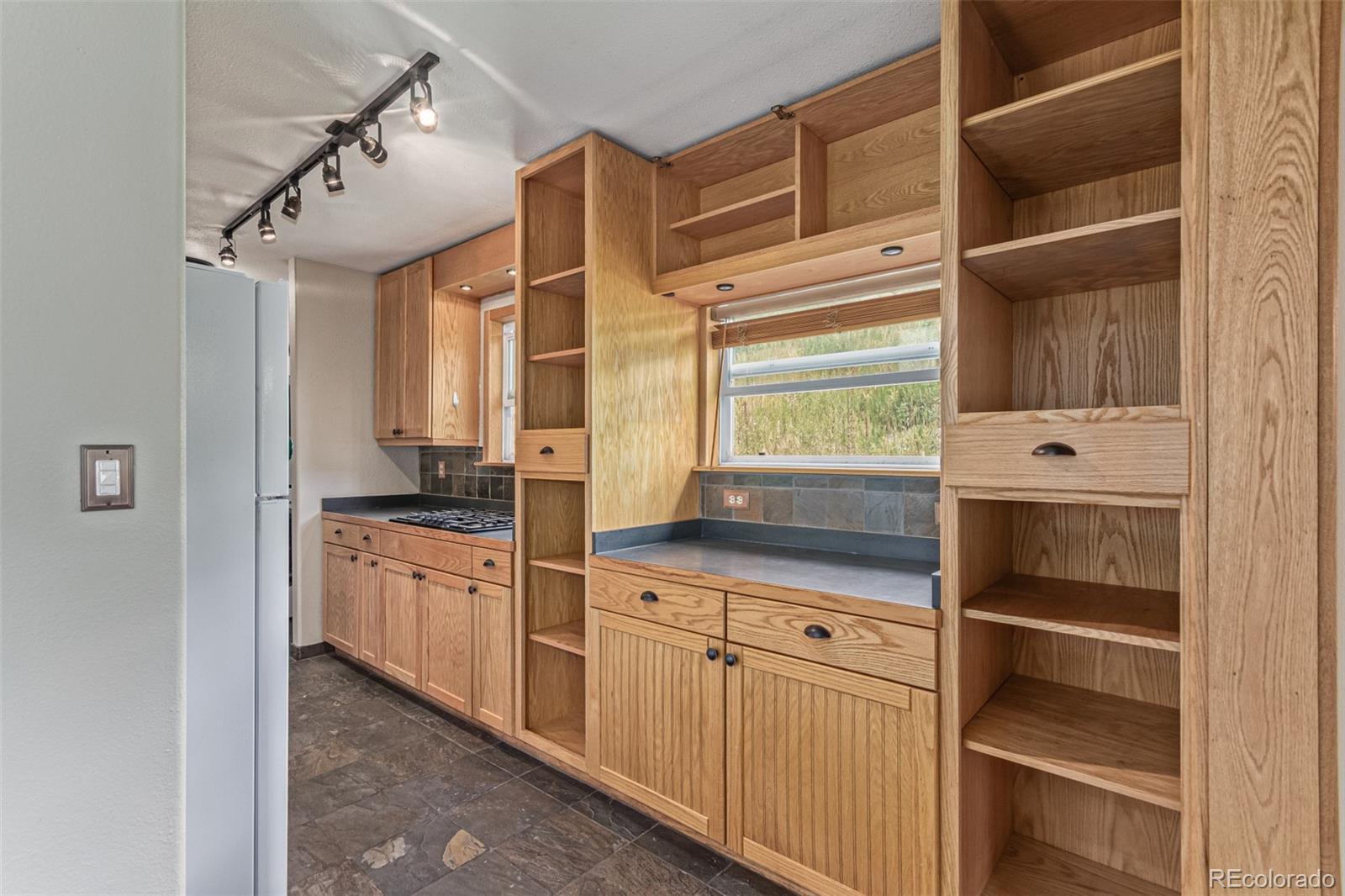 30887 Joanie Road Golden, CO 80403 - Photo 8 of 42