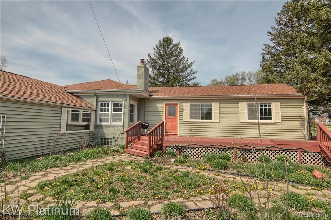 9101 Division Road Casco, MI 48064 - Photo 23 of 41 Rear.jpg