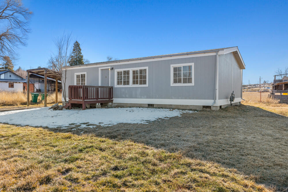 214 Gage Road Klamath Falls, OR 97601 - Photo 4 of 33 214GageRd-29