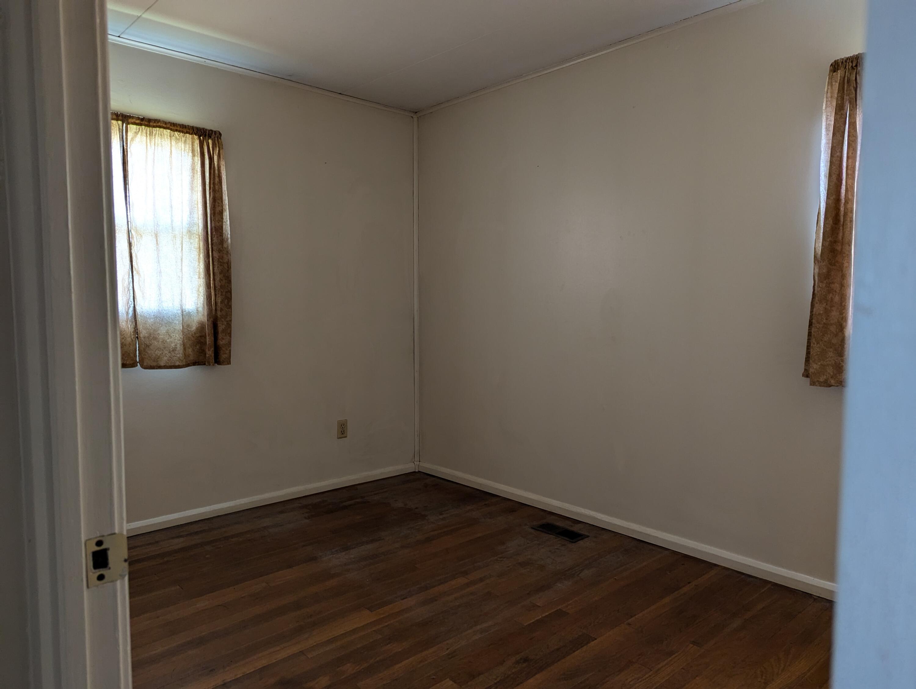 1006 South Burnett Road Springfield, OH 45505 - Photo 7 of 13 Gallery Image 7