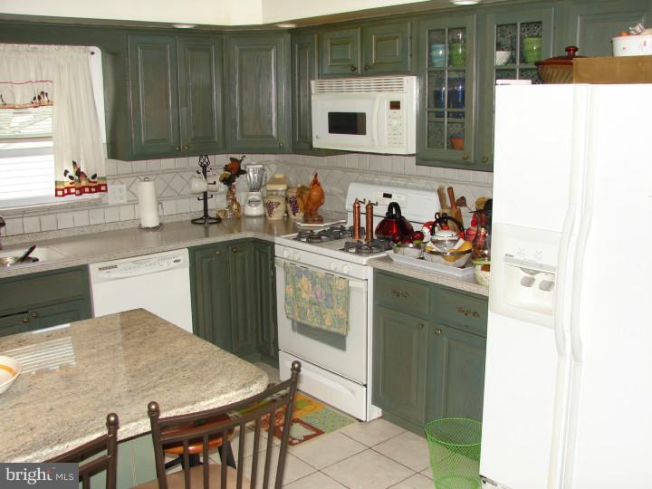 427 Rynning Avenue Maple Shade, NJ 08052 - Photo 16 of 25 Kitchen