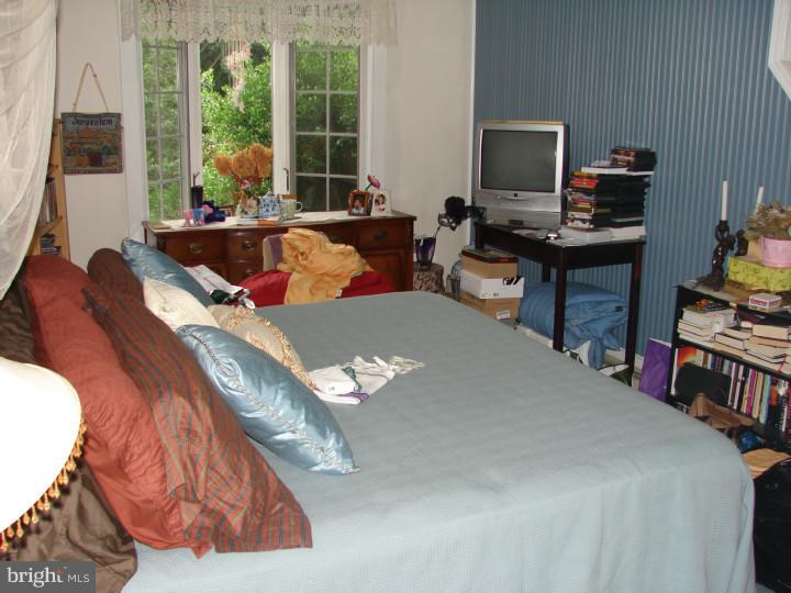 427 Rynning Avenue Maple Shade, NJ 08052 - Photo 19 of 25 Bedroom - Main