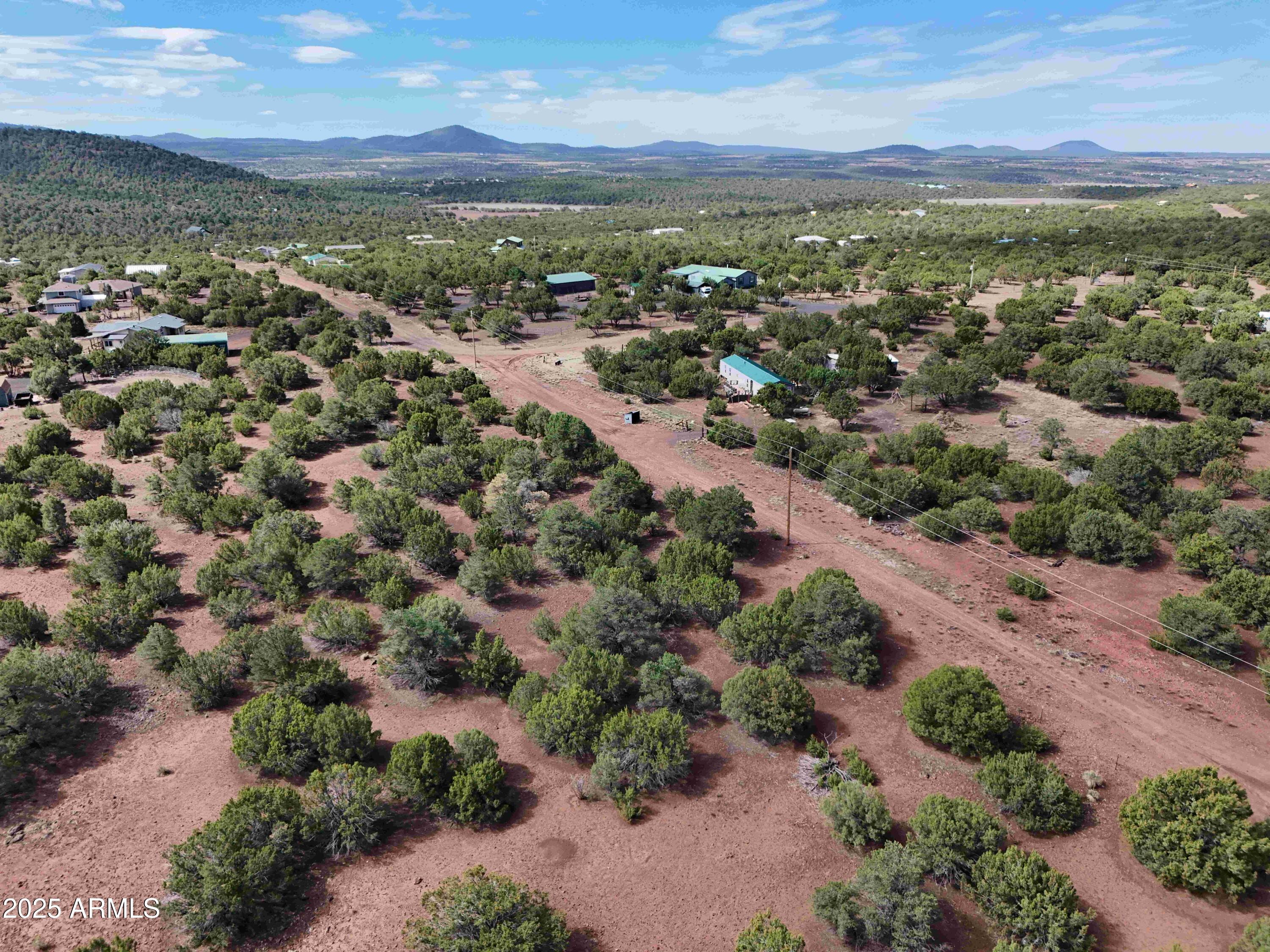 35554 State Route 260 Show Low, AZ 85901 - Photo 8 of 27 a view of city and mountain