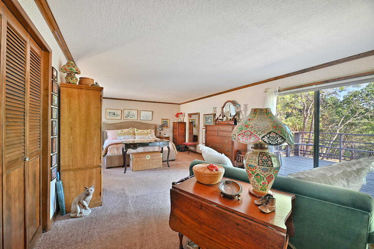 7400 Hugo Road Grants Pass, OR 97526 - Photo 23 of 48 DSC_4260