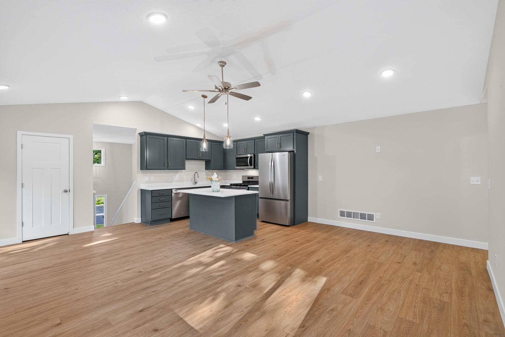 5832 Perry Avenue North Crystal, MN 55429 - Photo 13 of 25 Gallery Image 13
