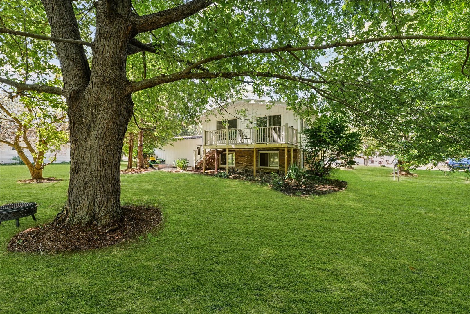 5 Allison Drive Paxton, IL 60957 - Photo 33 of 34 a front view of a house with a yard