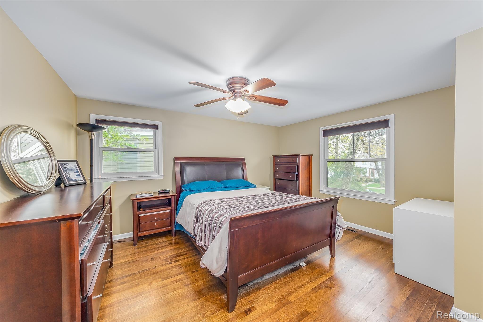 1823 Yorkshire Road Birmingham, MI 48009 - Photo 21 of 35 RF042021-135.jpg