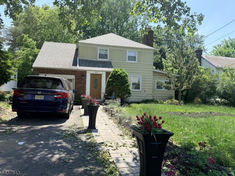 242 Bradford Road Hillside, NJ 07205 - Photo 9 of 10