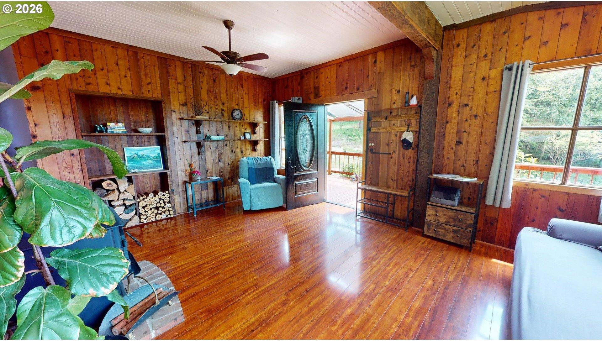 27837 Thimbleberry Road Gold Beach, OR 97444 - Photo 8 of 27 Living Room