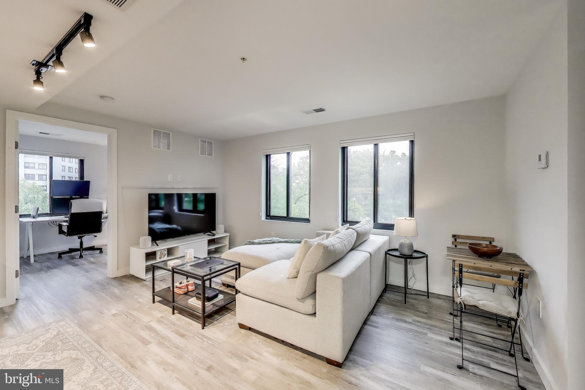 700 Roeder Road, Unit 402 Silver Spring, MD 20910 - Photo 4 of 15 Bright and modern condo, ready for a new owner