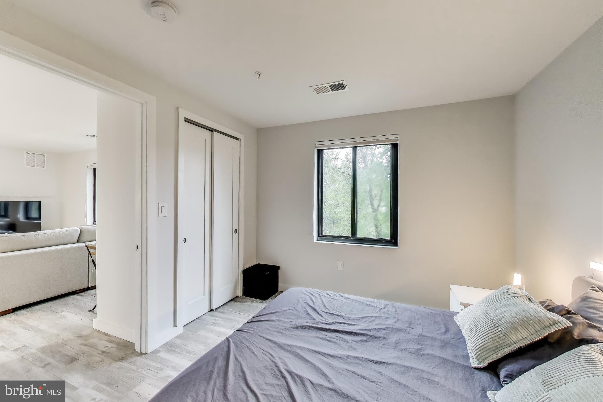 700 Roeder Road, Unit 402 Silver Spring, MD 20910 - Photo 6 of 15 Primary bedroom