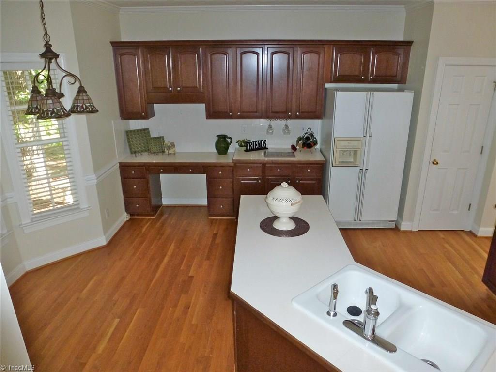 4829 Hearthstone Road Clemmons, NC 27012 - Photo 15 of 23 Breakfast area in kitchen