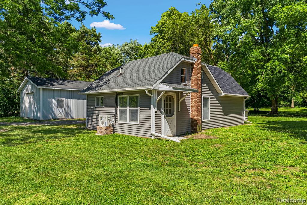 6256 Turner Road Flushing, MI 48433 - Photo 5 of 41