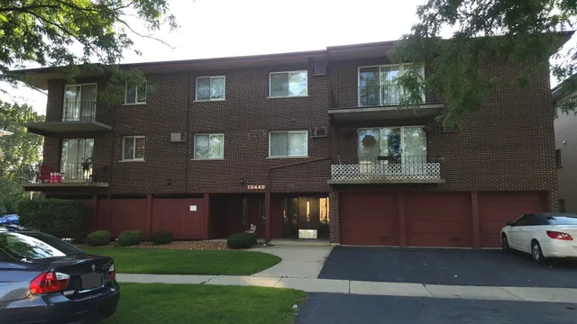 $1,800 | 10440 Mason Avenue, Unit 202, Oak Lawn, IL 60453