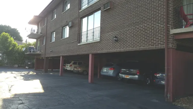 $1,800 | 10440 Mason Avenue, Unit 202, Oak Lawn, IL 60453