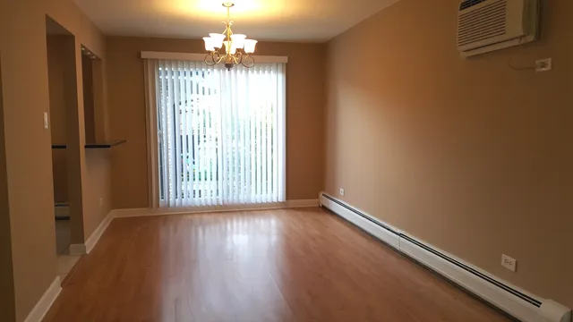 $1,800 | 10440 Mason Avenue, Unit 202, Oak Lawn, IL 60453