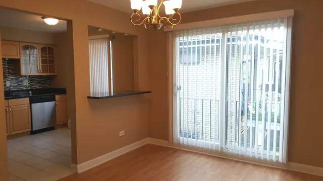 $1,800 | 10440 Mason Avenue, Unit 202, Oak Lawn, IL 60453