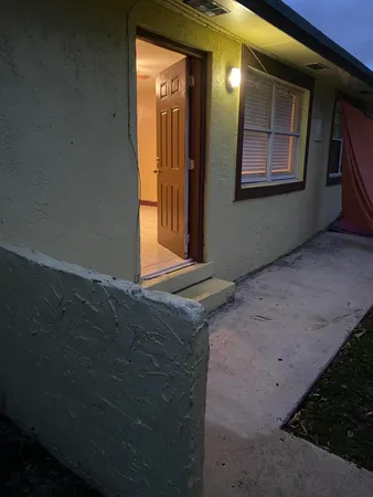 $2,200 | 915 5th Street, West Palm Beach, FL 33401