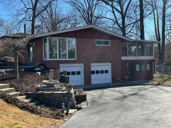 $247,900 | 801 Stamper Lane, Godfrey, IL 62035