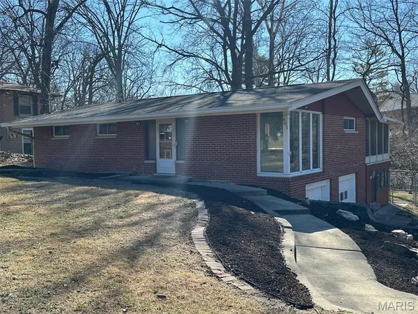 $247,900 | 801 Stamper Lane, Godfrey, IL 62035