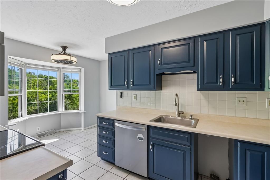 6 Revere Road Natrona Heights, PA 15065 - Photo 8 of 36 Gallery Image 8