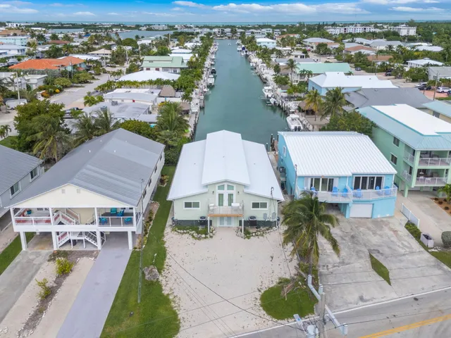 $1,600,000 | 350 East Ocean Drive, Key Colony Beach, FL 33051