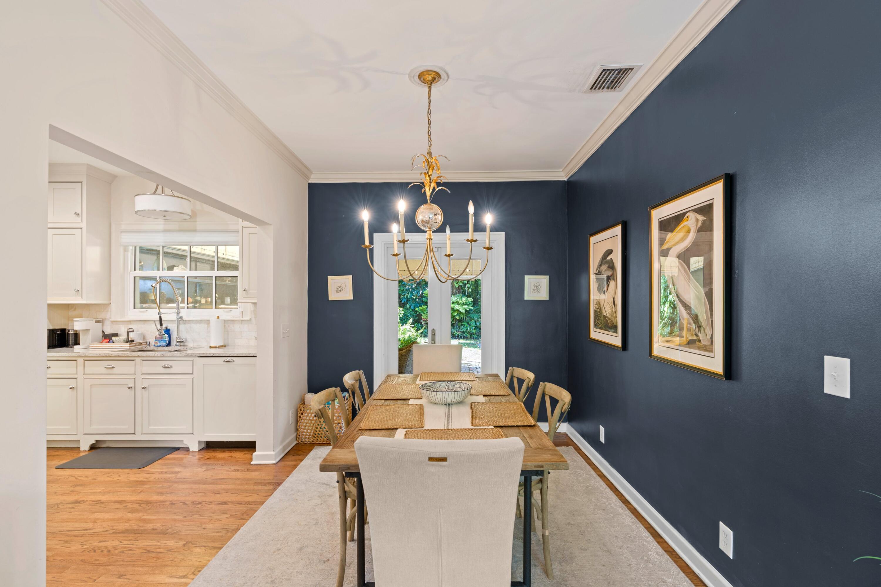 733 Sunset Road West Palm Beach, FL 33401 - Photo 9 of 32 Dining Room