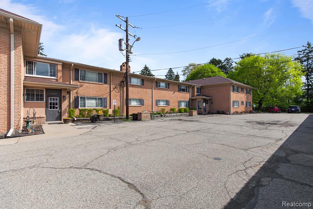 2247 Walton Boulevard, Unit 46 Rochester, MI 48309 - Photo 14 of 16