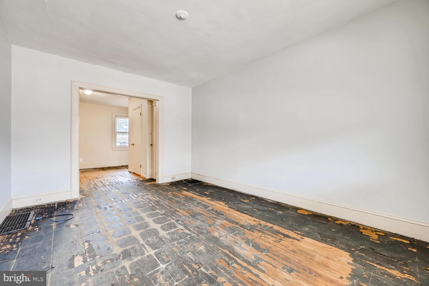7029 Dunbar Road Dundalk, MD 21222 - Photo 5 of 28